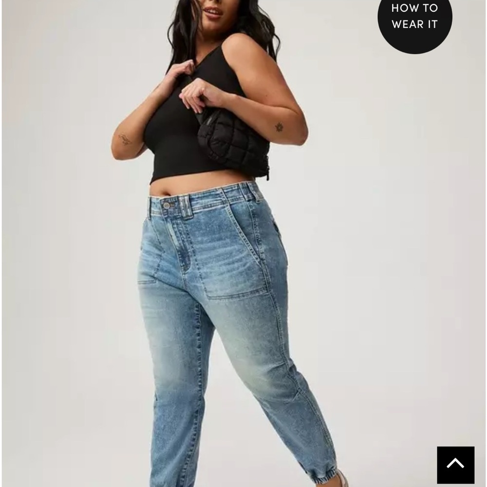Torrid Light Blue Wash Jogger 14R (16-18 CAN WEAR/STRETCH)